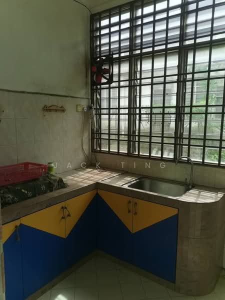 Taman Pulai Utama untuk Untuk Dijual - RM 680,000, Mac 2026 - Kitchen - PropertyGuru.com.my