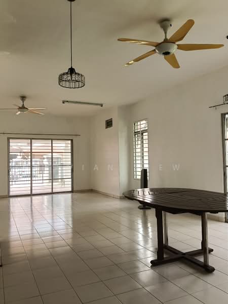 2-storey Terraced House for Sale in Denai Alam (Shah Alam) - Vivian Siew - Living Room - PropertyGuru.com.my