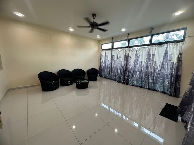 2storey cluster Corner @ Taman Sutera Utama untuk Untuk Dijual - RM 1,380,000, Mac 2026 - Living Room - PropertyGuru.com.my