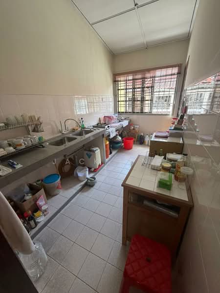 1.5-storey Terraced House for Sale in Taman Pelangi Indah (Ulu Tiram) - Jack Ting - Kitchen - PropertyGuru.com.my