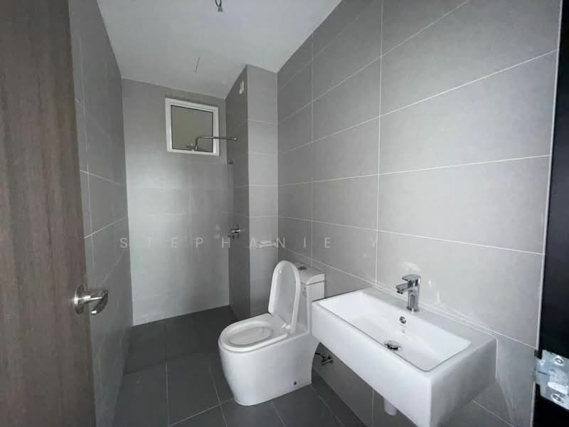 Service Residence for Sale at TRELLIS RESIDENCES - Stephanie Yap - Bathroom - PropertyGuru.com.my