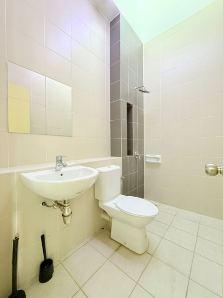 2.5-storey Terraced House for Sale in Setia Alam (Selangor) - Ryan . - Bathroom - PropertyGuru.com.my