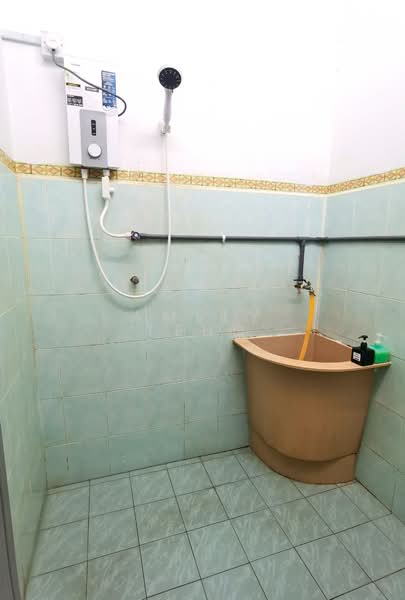 1-storey Terraced House for Rent in Ipoh (Perak) - Amely Teng - Bathroom - PropertyGuru.com.my