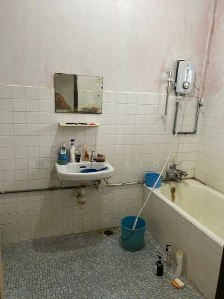 2-storey Terraced House for Sale in Petaling Jaya (Selangor) - Ng Hon Keong - Bathroom - PropertyGuru.com.my