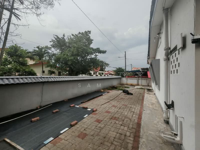 Semi-Detached House for Sale in Taman Lim (Ipoh) - Sam . - Exterior - PropertyGuru.com.my