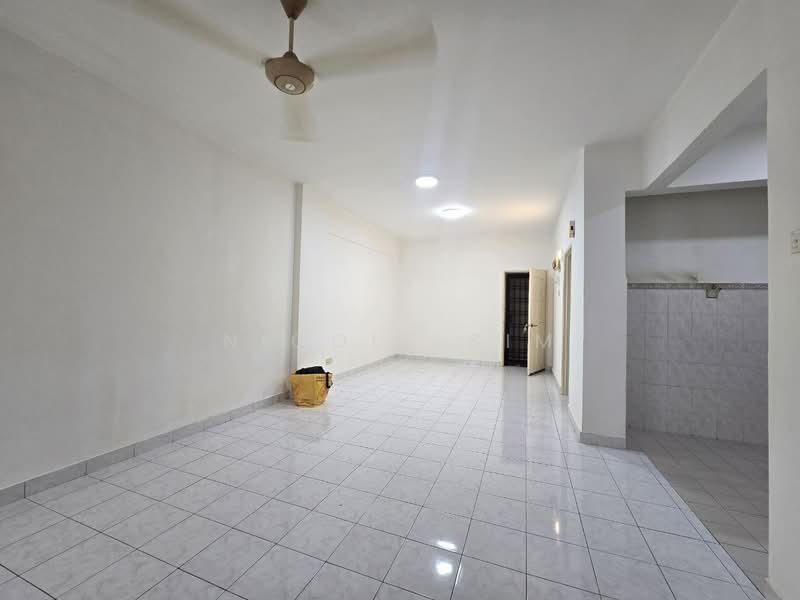 Kondominium untuk Dijual di Pelangi Damansara - Nicole Sim - Living Room - PropertyGuru.com.my