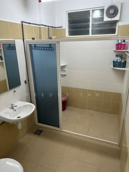 Kondominium untuk Disewa di D'Piazza - Freddy Tan - Bathroom - PropertyGuru.com.my
