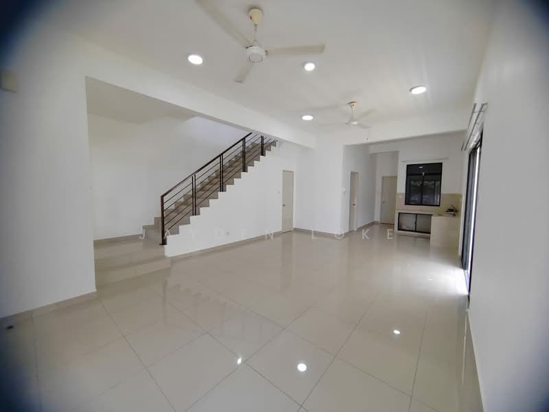 2-storey Terraced House for Rent in Sungai Buloh (Selangor) - Jayden Loke - Living Room - PropertyGuru.com.my