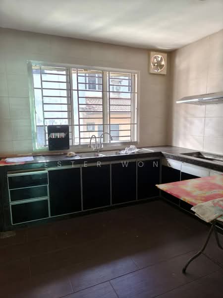 Taman Ehsan Jaya 2 Storey Terrace untuk Untuk Dijual - RM 728,000, Apr 2026 - Kitchen - PropertyGuru.com.my