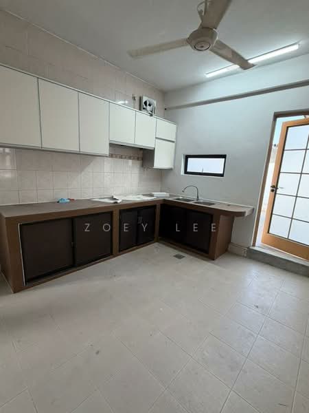 Taman Majidee untuk Untuk Dijual - RM 1,680,000, Mac 2026 - Kitchen - PropertyGuru.com.my