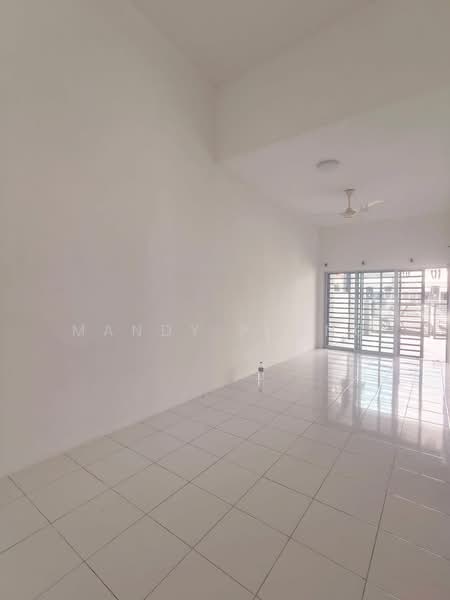 Tambun untuk Untuk Disewa - RM 1,000 /bulan, Mac 2026 - Living Room - PropertyGuru.com.my