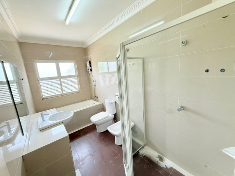 3-storey Terraced House for Sale in Shah Alam (Selangor) - Ryan . - Bathroom - PropertyGuru.com.my