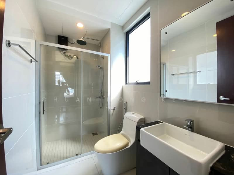 Lovell @ Country Garden Danga Bay untuk Untuk Disewa - RM 3,000 /bulan, Mac 2026 - Bathroom - PropertyGuru.com.my