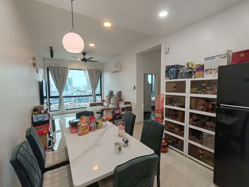 SKS Pavillion Residences untuk Untuk Dijual - RM 800,000, Mac 2026 - Living Room - PropertyGuru.com.my