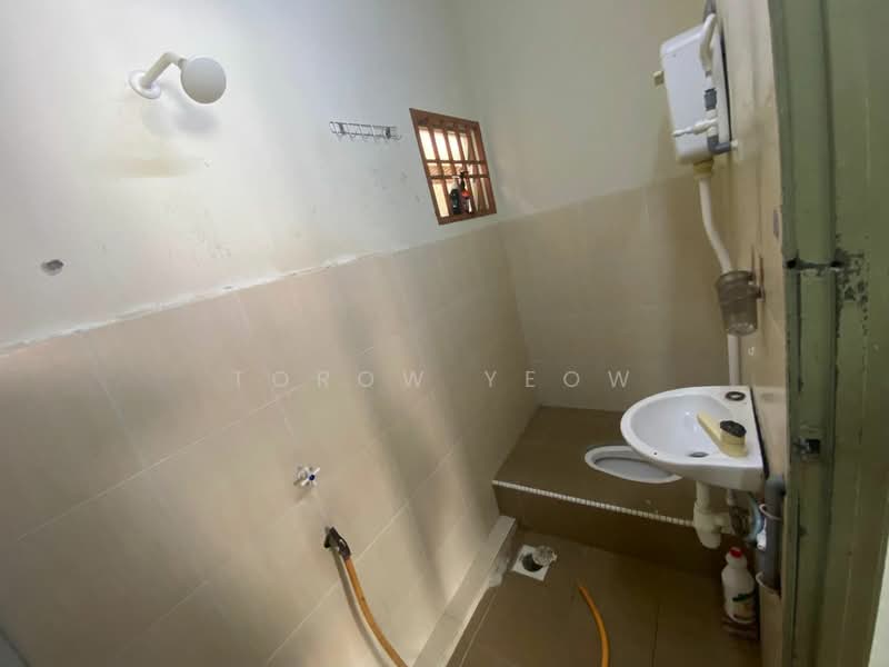 Flat for Sale at Taman Seri Orkid - Torow Yeow - Bathroom - PropertyGuru.com.my