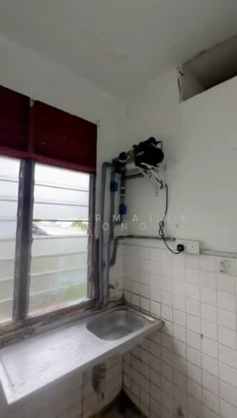 United Garden (Taman Lee Yan Lian) untuk Untuk Disewa - RM 1,200 /bulan, Mac 2026 - Kitchen - PropertyGuru.com.my