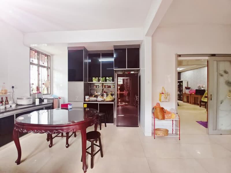 Semi-Detached House for Sale in Taman Impian Emas (Skudai) - Zoey Lee - Kitchen - PropertyGuru.com.my