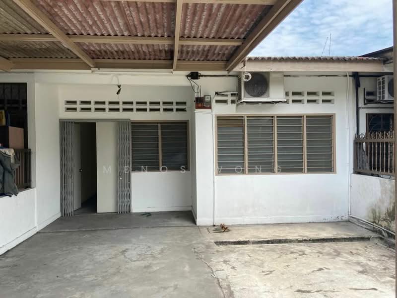 1-storey Terraced House for Sale in Batu 9 (Cheras) - Menos Wong - Exterior - PropertyGuru.com.my