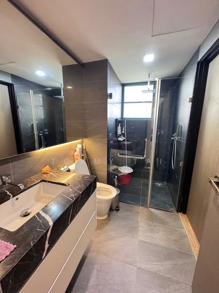 Condominium for Sale at The Straits View Condominium - Tommy Tai - Bathroom - PropertyGuru.com.my