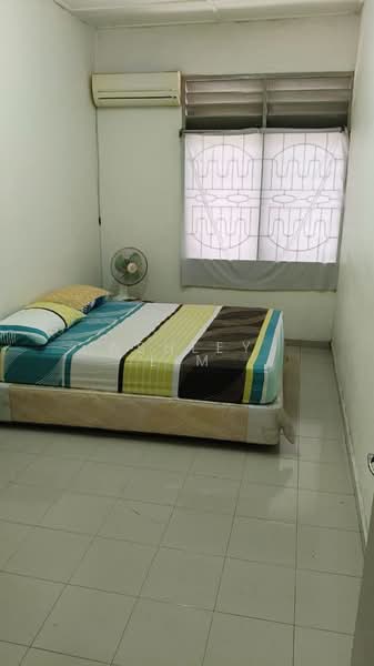 Landed Rent Single Storey @ Bayan Baru 1200sq untuk Untuk Disewa - RM 2,000 /bulan, Mac 2026 - Bedroom - PropertyGuru.com.my