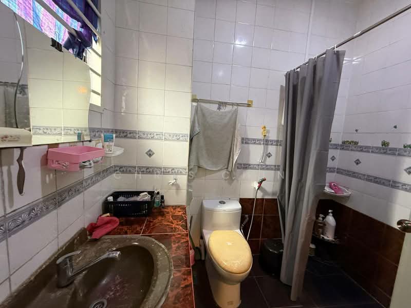 2-storey Terraced House for Sale in Taman Desa Cemerlang (Ulu Tiram) - Chris Chin - Bathroom - PropertyGuru.com.my