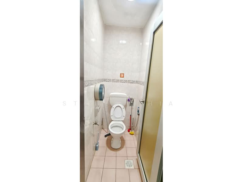 Shop / Office for Rent in Johor Bahru (Johor) - Stella Chia - Bathroom - PropertyGuru.com.my