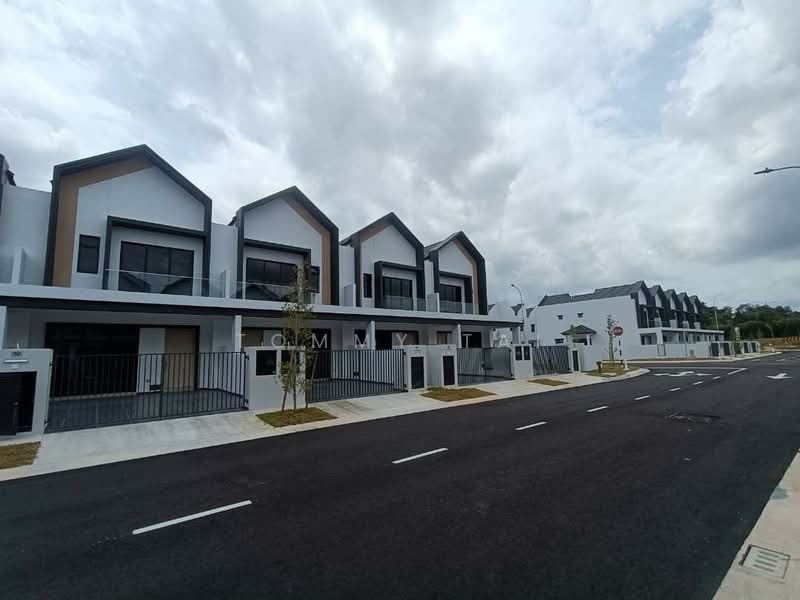 2-storey Terraced House for Sale in Bandar Dato Onn (Tebrau) - Tommy Tai - Exterior - PropertyGuru.com.my