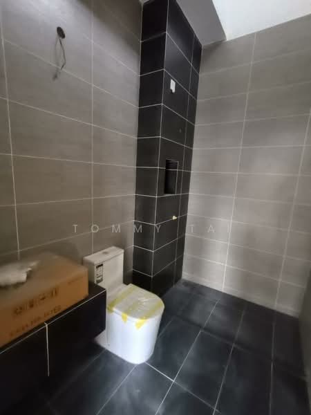 2-storey Terraced House for Sale in Bandar Dato Onn (Tebrau) - Tommy Tai - Bathroom - PropertyGuru.com.my