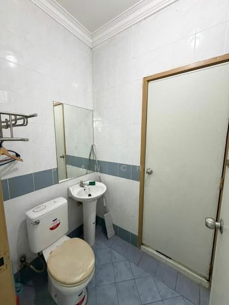 Taman Seri Orkid untuk Untuk Dijual - RM 698,000, Mac 2026 - Bathroom - PropertyGuru.com.my