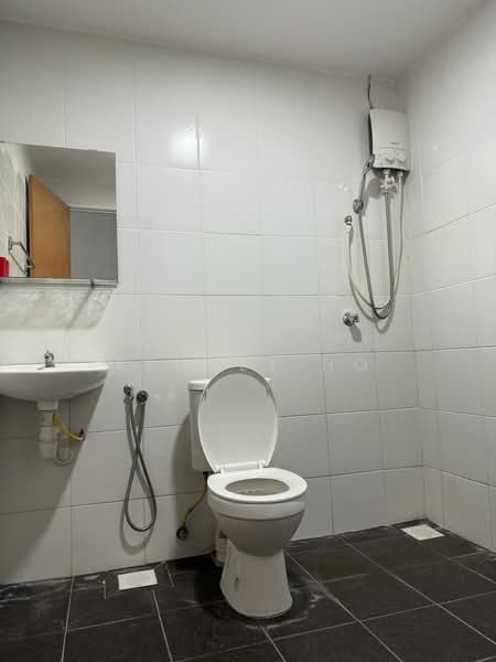 Servis Apartment untuk Disewa di Pacific Place - Kennly Ho - Bathroom - PropertyGuru.com.my