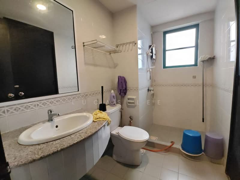 Condominium for Rent at The Straits View Condominium - Lucas Lee - Bathroom - PropertyGuru.com.my