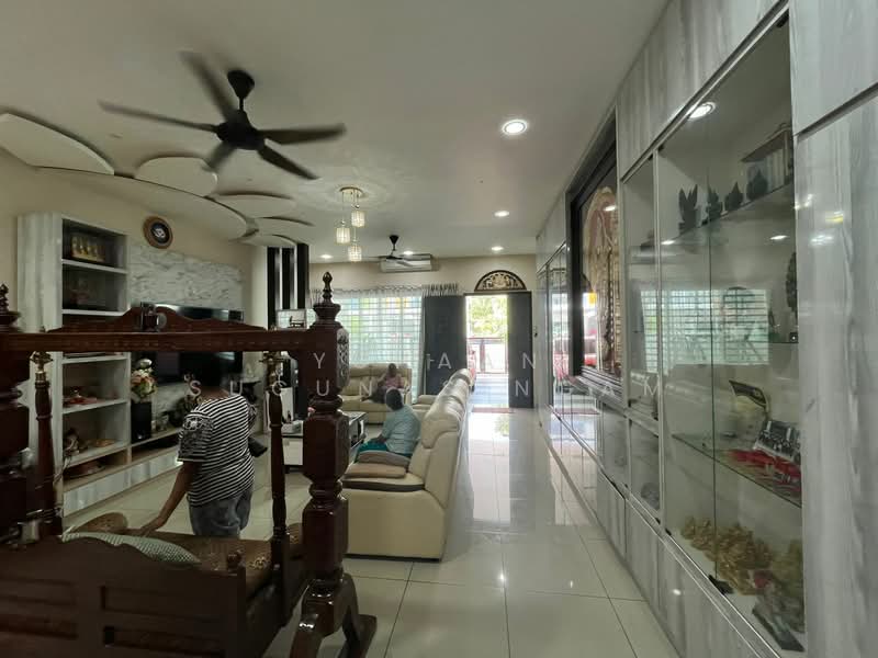 2-storey Terraced House for Sale in Seremban (Negeri Sembilan) - Yuhaan Sugunasingam - Living Room - PropertyGuru.com.my