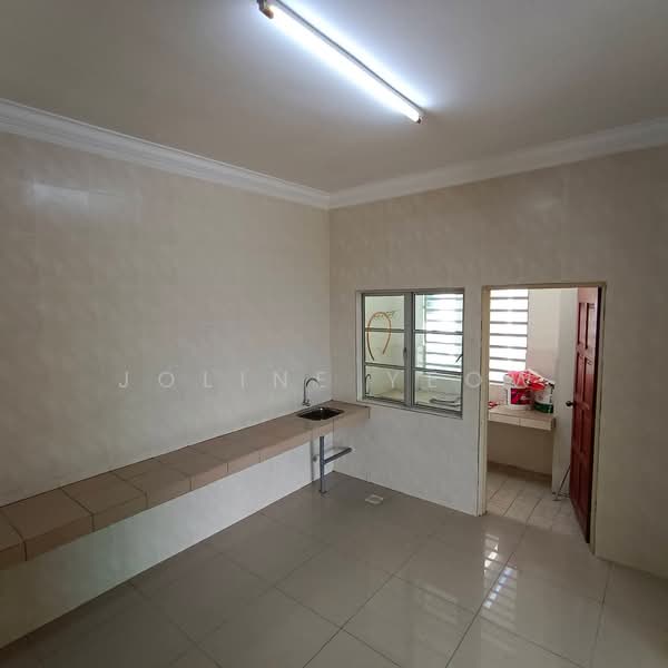 Kings Height untuk Untuk Disewa - RM 1,000 /bulan, Mac 2026 - Kitchen - PropertyGuru.com.my