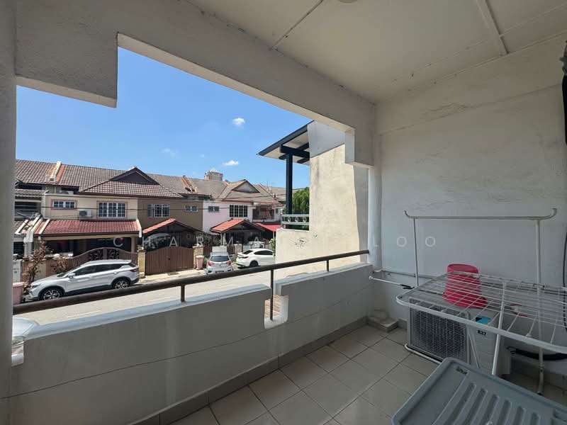 2-storey Terraced House for Sale in PJS 10, Taman Seri Subang (Petaling Jaya) - Charmaine Loo - Balcony - PropertyGuru.com.my