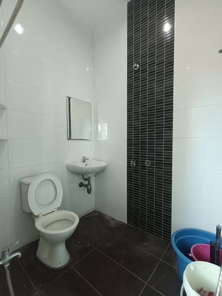 Tengkera untuk Untuk Disewa - RM 1,700 /bulan, Mac 2026 - Bathroom - PropertyGuru.com.my