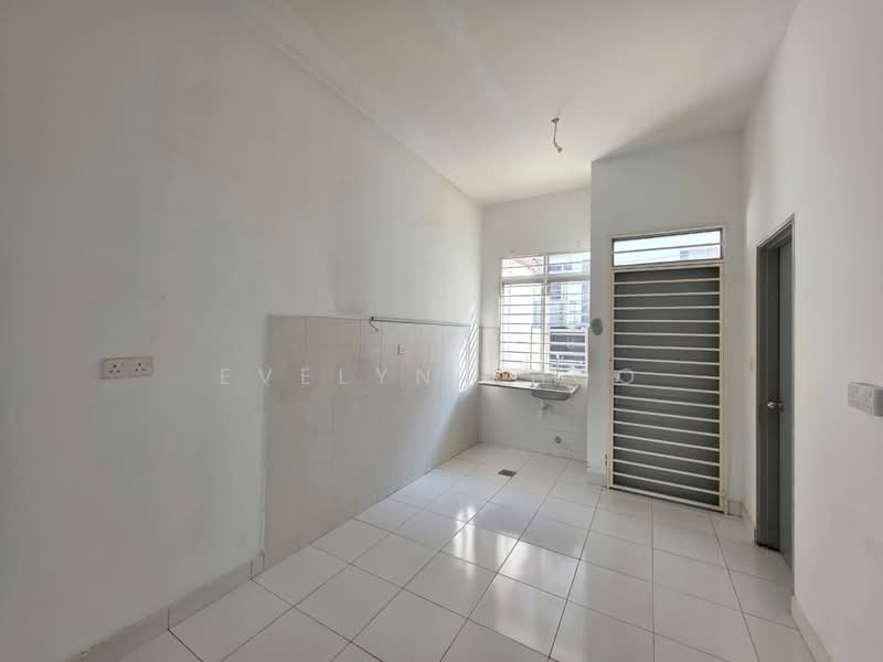 2-storey Terraced House for Sale in Rawang (Selangor) - Evelyn Khoo - Kitchen - PropertyGuru.com.my