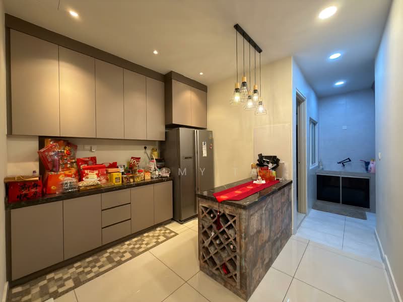 Cluster House for Sale in Mutiara Rini (Skudai) - Tommy Tai - Kitchen - PropertyGuru.com.my