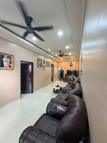1-storey Terraced House for Sale in Taman Garing Utama (Rawang) - Andy Yap - Living Room - PropertyGuru.com.my