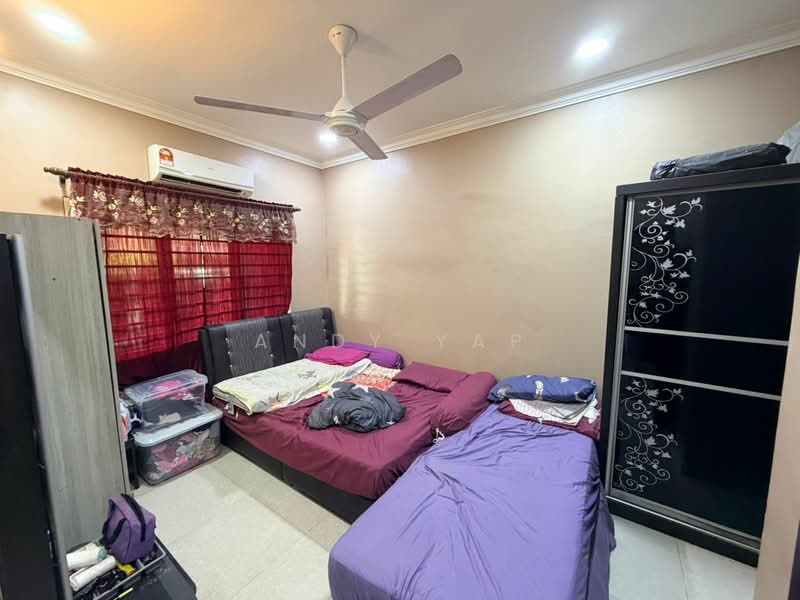 1-storey Terraced House for Sale in Taman Garing Utama (Rawang) - Andy Yap - Bedroom - PropertyGuru.com.my