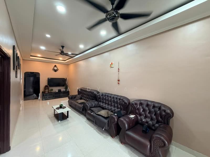 1-storey Terraced House for Sale in Taman Garing Utama (Rawang) - Andy Yap - Living Room - PropertyGuru.com.my