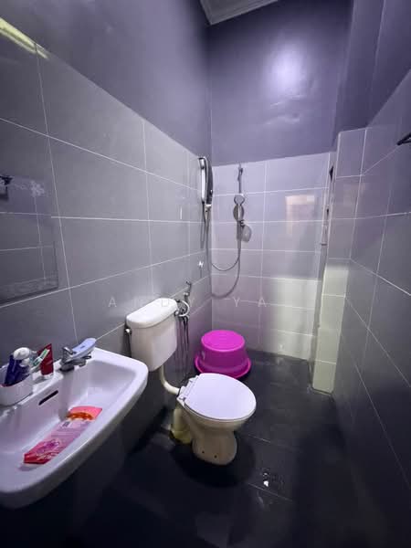 1-storey Terraced House for Sale in Taman Garing Utama (Rawang) - Andy Yap - Bathroom - PropertyGuru.com.my
