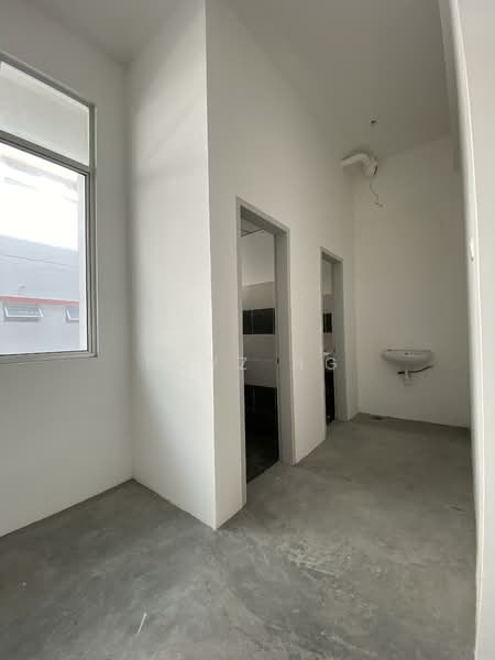 Shop / Office for Rent in Taman Cahaya Kota Puteri (Masai) - Royz Ng - Interior - PropertyGuru.com.my