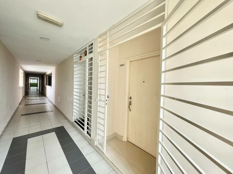 Condominium for Sale at Aman Heights Condominium - Zarema Kulbuzheva - Corridor - PropertyGuru.com.my