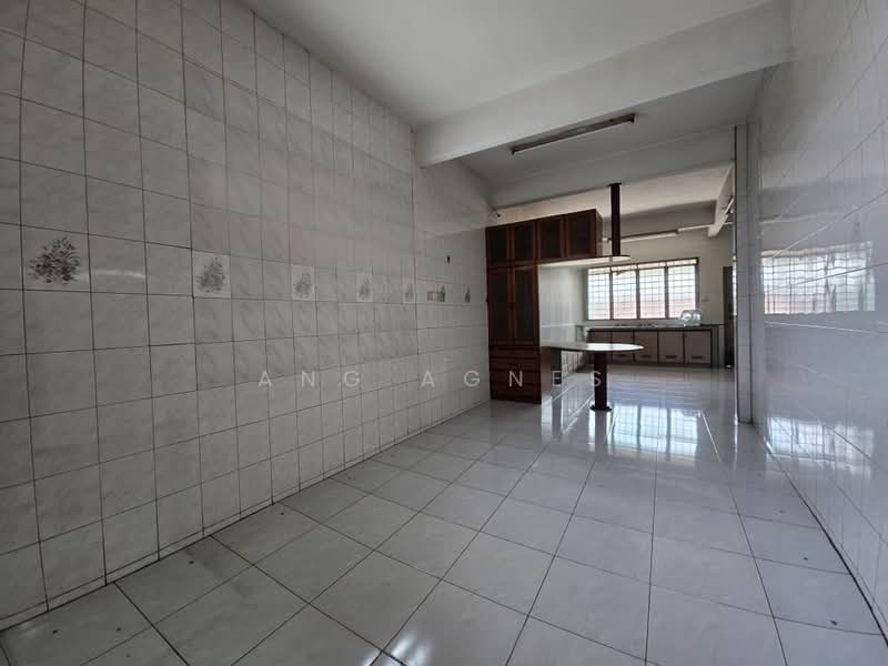 Rumah Teres 2 Tingkat untuk Dijual di Taman Bunga Melor (Klang) - Ang Agnes - Kitchen - PropertyGuru.com.my
