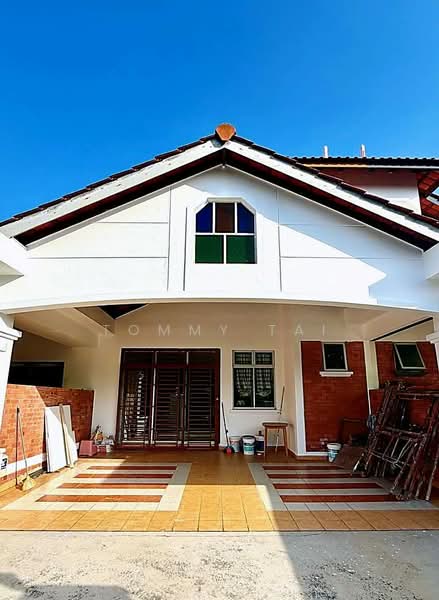 1.5-storey Terraced House for Sale in Taman Pelangi Indah (Ulu Tiram) - Tommy Tai - Exterior - PropertyGuru.com.my