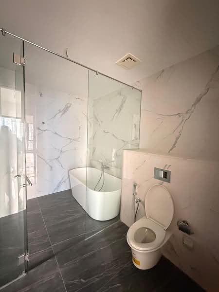 Service Residence for Sale at Core Residence @ TRX - Sean Tiew - Bathroom - PropertyGuru.com.my