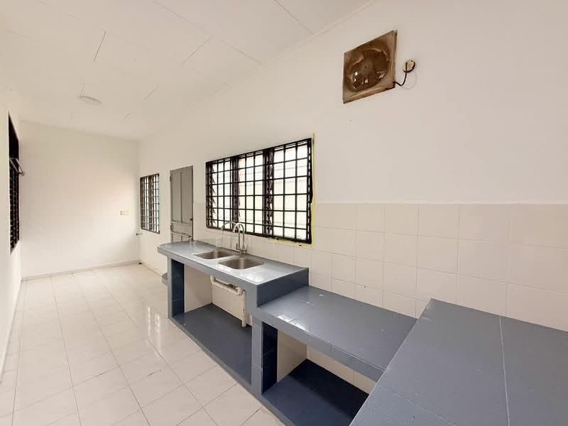 1-storey Terraced House for Sale in Kota Tinggi (Johor) - Jeremy Voon - Kitchen - PropertyGuru.com.my
