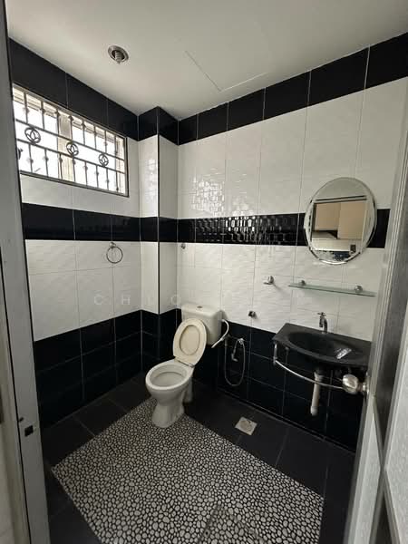 2-storey Terraced House for Sale in Taman Pulai Utama (Skudai) - Chloe Mak - Bathroom - PropertyGuru.com.my