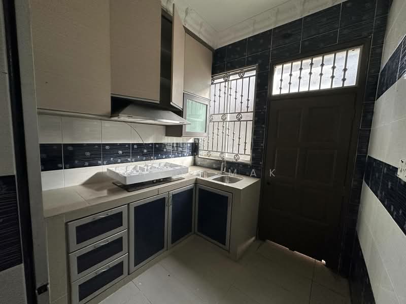 2-storey Terraced House for Sale in Taman Pulai Utama (Skudai) - Chloe Mak - Kitchen - PropertyGuru.com.my