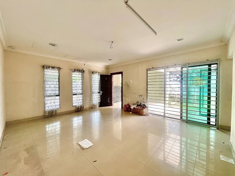 2-storey Terraced House for Sale in Putra Heights (Subang Jaya) - Nor Azdlin Adnan - Living Room - PropertyGuru.com.my